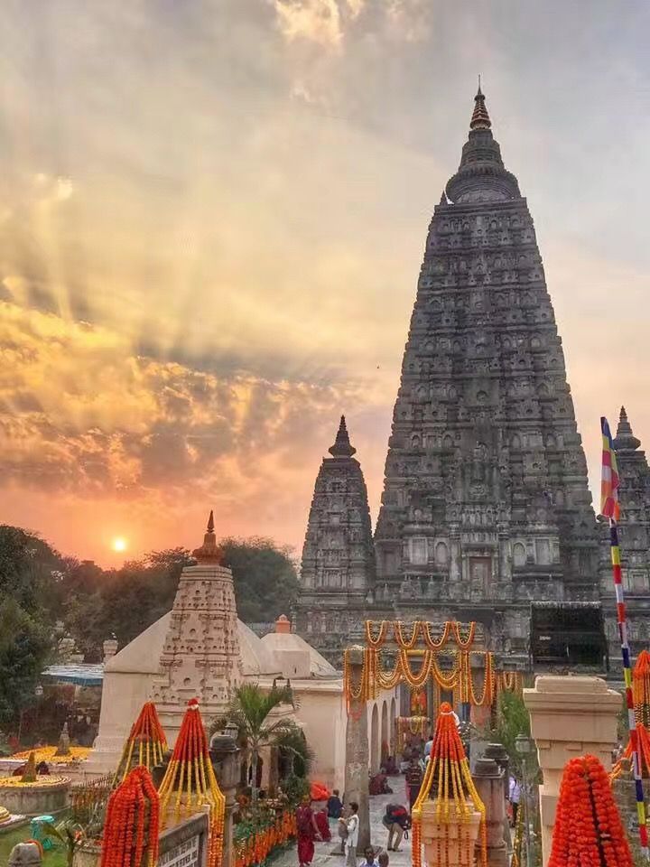 Varanasi Ayodhya Prayagraj Gaya Bodh Gaya & Deoghar Yatra