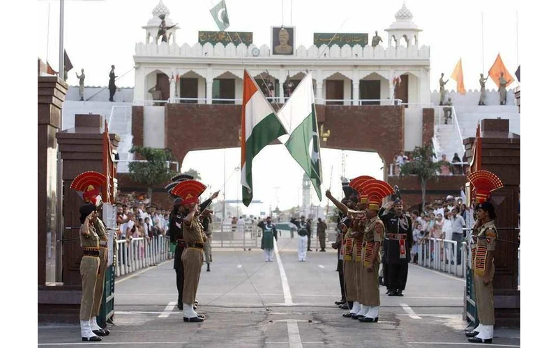 Amritsar Golden Temple & Wagah Border – image 3