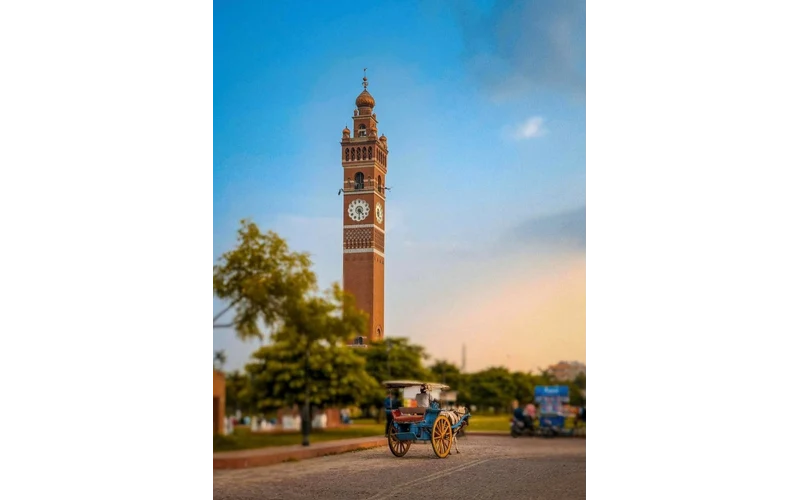 Lucknow Nawabi Heritage & Food Tour – image 2